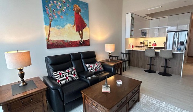 Top Property, King Bed, Grey Cup Central, Kensington Darling in Calgary