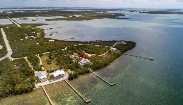 Torchview Lookout- Secluded Waterfront Retreat With 240’ Dock On Niles Channel