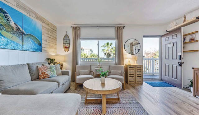 Tortuga Del Mar- 2 Bedroom Beachfront Condo with Pool