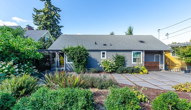 Tracktown Charmer- 3 Bedroom/ 2 Bathroom