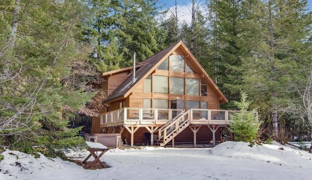 Trails End | Hot Tub, Starlink, Woodstove
