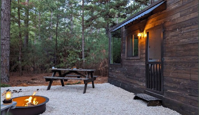 tranquil cabins studio - Tranquil Cabins Studio for 2 nestled in the East Texas pines.