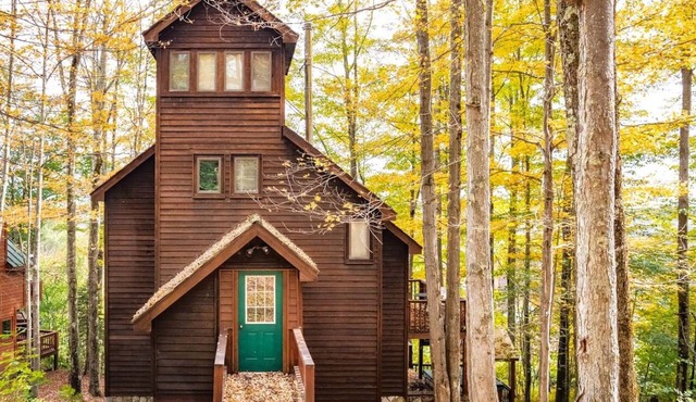 Treehouse Vibes w/Views & Hot Tub - Trail Magic in Davis