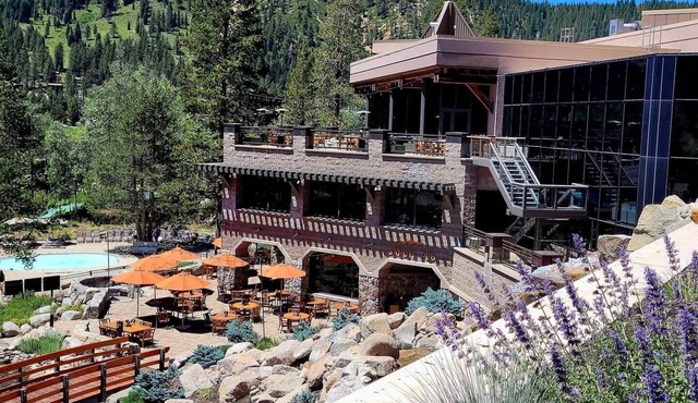 Trey’s Slopeside 1 Bdrm Kitchen@400 Squaw Creek