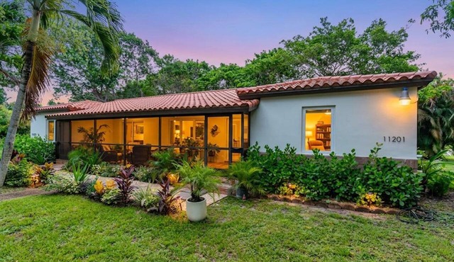 Tropical Oasis - 3BR, 10 Min Bal Harbour- Parking in Biscayne Park