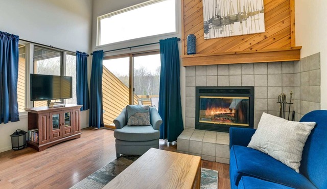 Trout Creek Resort Condo - 6 Mi to Lake Michigan!