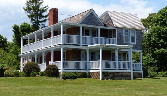 Turn of the Century Shelter Island Waterfront Cottage