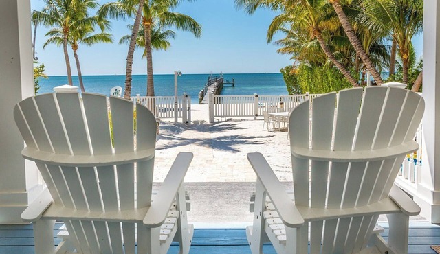 Turtle Crawl on Long Key Oceanfront Beachfront with dock and pool