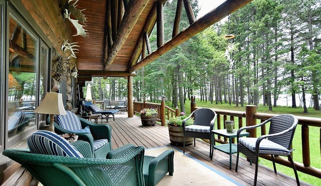 Two Bears Lodge: Serenity & Luxury on a Private Peninsula