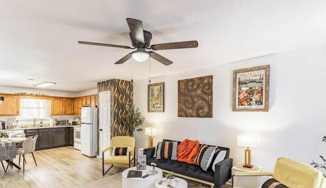 Two Modern 2BR Townhomes Sleeps 8 Decatur AL in Decatur