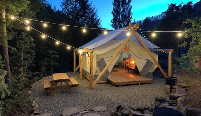 Umpqua National Forest Glamping Tent Prospector - Near Crater Lake & Umpqua Hot Springs