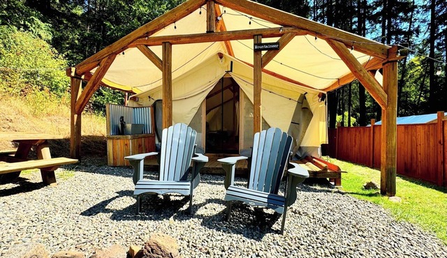 Umpqua National Forest Glamping Tent XL Mountaineer - Near Crater Lake & Umpqua Hot Springs