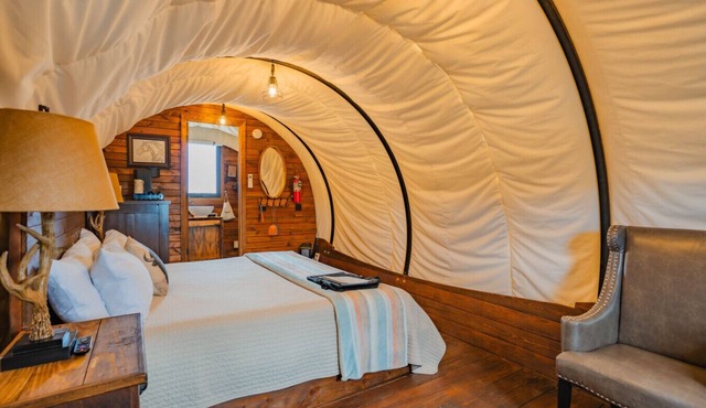 Unforgettable Western Wagon #35 w/1 King Bed, Gas Fire Pit and Gas BBQ Grill
