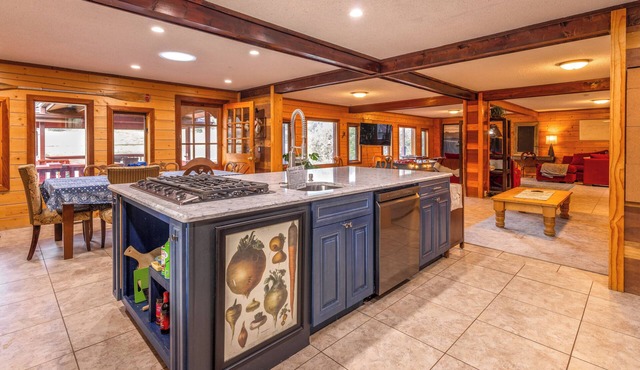 Unique Canyon Cabin: Arkansas River Access & Views in Cotopaxi