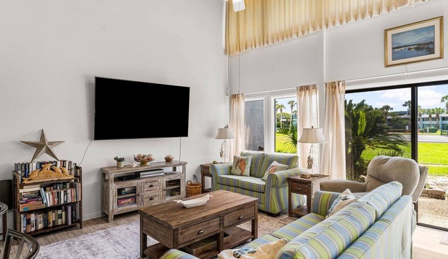 Unit 15, Pet Friendly 3 Bedroom Beach Condo