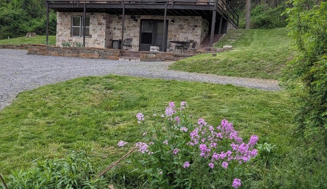 Unplug & reconnect: Cozy Mountain Cabin near Historic Railways in Mount Union