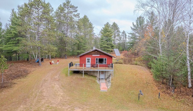 UP Lakeside Lodge- Summer Lakefront Fun – Rowboats, Paddleboats & Swim!