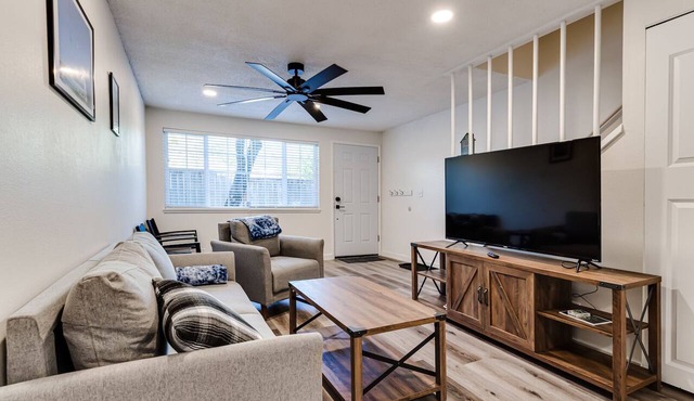 😍 Updated Condo (# 3) near UO, Autzen Stadium, Amazon Park