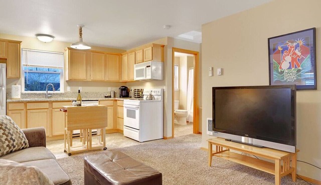 Upstairs Apartment close to Hospital