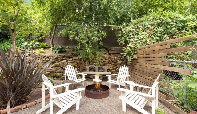 Urban Victoria Nat. Historic Registry 4-bed home!