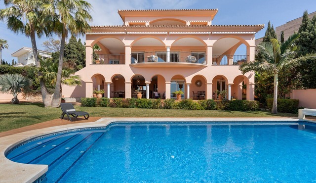 Villa 'Beachside with Great Sea View' with Sea View, Wi-Fi and Air Conditioning