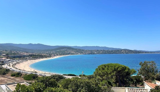 VILLA MELODIE - 4 Bedrooms, Sea View, 400m from the Beach