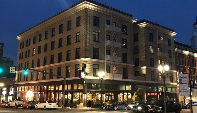 Washington Plaza Apartments