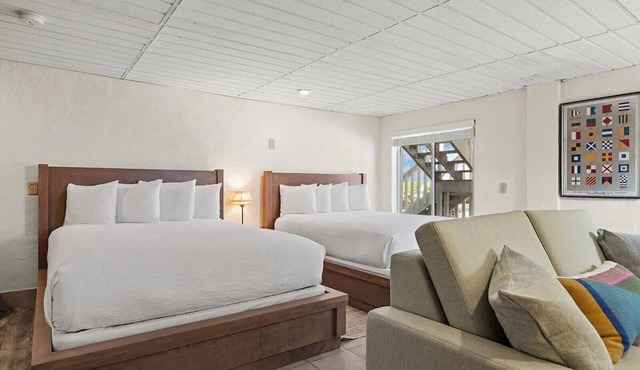 Water View Escape w/Kitchen, Pool, Sea Views & Beach Access + Breakfast!