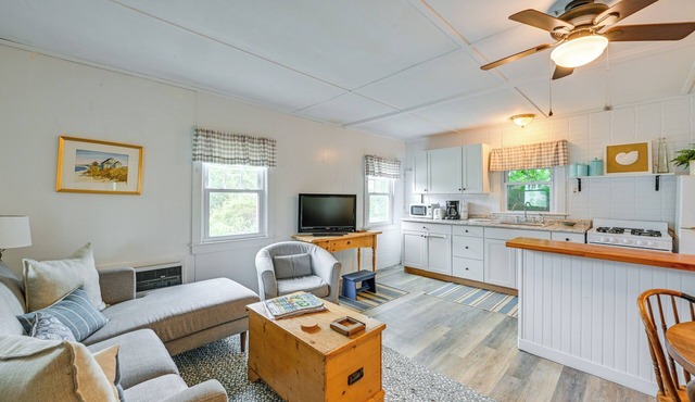 Water-View New Suffolk Cottage on North Fork!