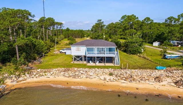 Waterfront Alabama Vacation Rental w/Deck
