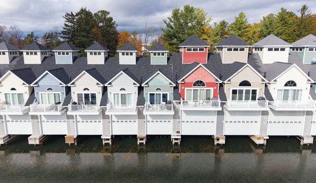 Waterfront Boathouse Villa in the Heart of the 1000 Islands, Alexandria Bay