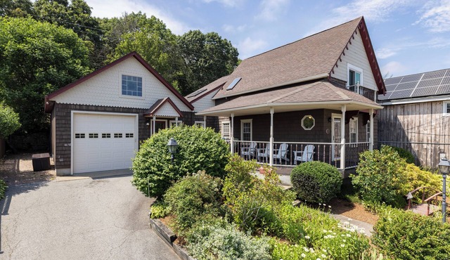 Waterfront Cottage - Mystic, Westerly, Stonington Beaches and Casinos Nearby
