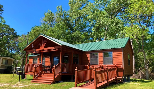 Waterfront Dual-Master Suite cabin