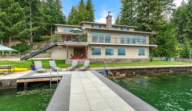 Waterfront Home on Lake Pend Oreille River with Boat Lift and Easy Water Access. in Sagle