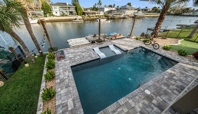 Waterfront home w/direct gulf access + pool + hot tub + activites! in Hernando Beach
