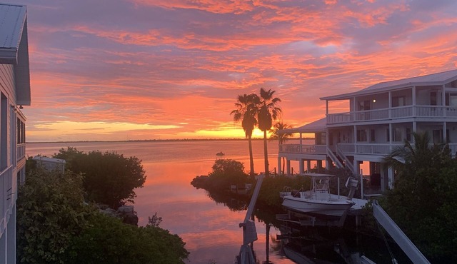 Waterfront Keys Sunset Spectacular