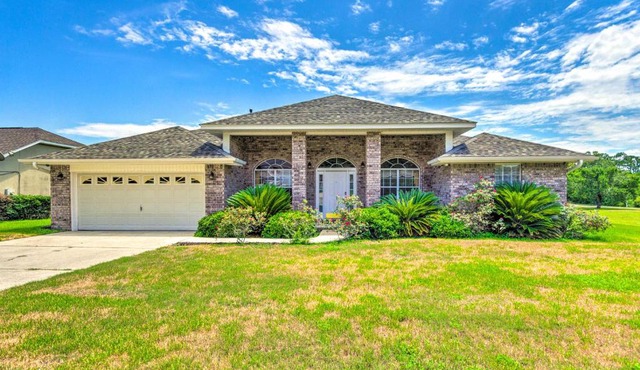Waterfront Pensacola Home w/Florida Room!