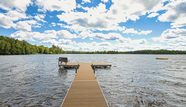 Waterfront Resort Sleeps 21 5 Separate Units