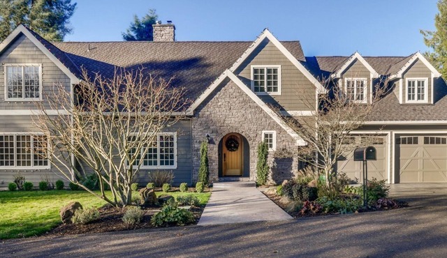 Welcome to our Luxury Memory Lane Hideaway