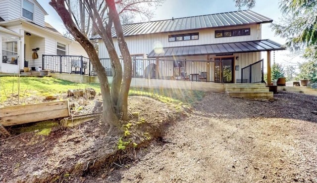 Welcome to the Farmhouse Retreat!