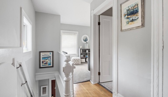 Welcoming 1 bedroom apartment in beautiful harbor village.