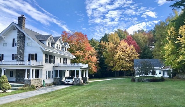 White Mountains' escape ,skiing(Bretton Woods,Cannon, Loon),hiking,biking, golf!