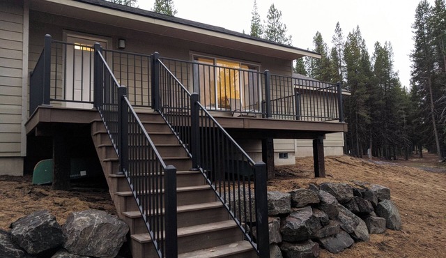 Wild Woods - Cascades Riverside Retreat