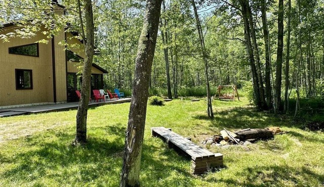 Wilderness Retreat Cottage Tucked in the Woods