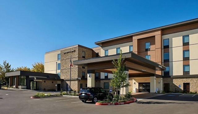 Wine & Unwind | 4 Units w/Pool, Hot Breakfast & Hiking All Just Minutes Away