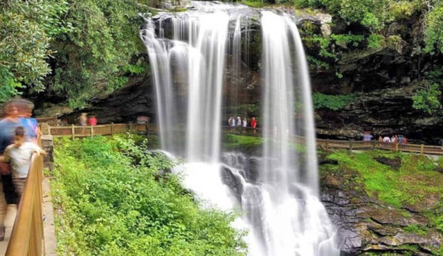 Wonderful Mountain Cottage+Waterfalls+Golf+Peace+Stars Full kitchen! Come unwind
