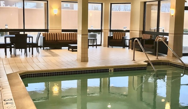 Wonderful Trip! 3 Units w/FREE Parking, Indoor Pool, Games at NOW Arena!