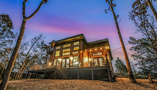Wooded Hideaway 2 Bedroom Cabin