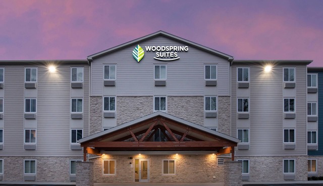 WoodSpring Suites Carol Stream - Chicago