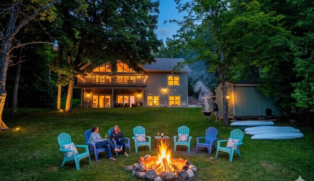Year-Round Northwoods Lakehouse on Stanley Lake. Firepit. Sleeps 12.